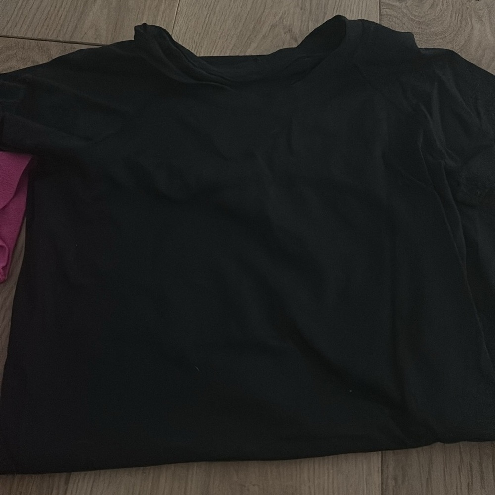 BLACK LULULEMON SWIFTLY TECH SIZE 4